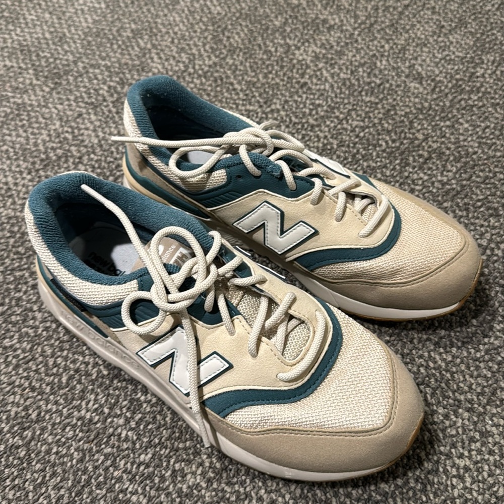 New Balance Kids  GR997Hv1 (Big Kid) Size 4.5